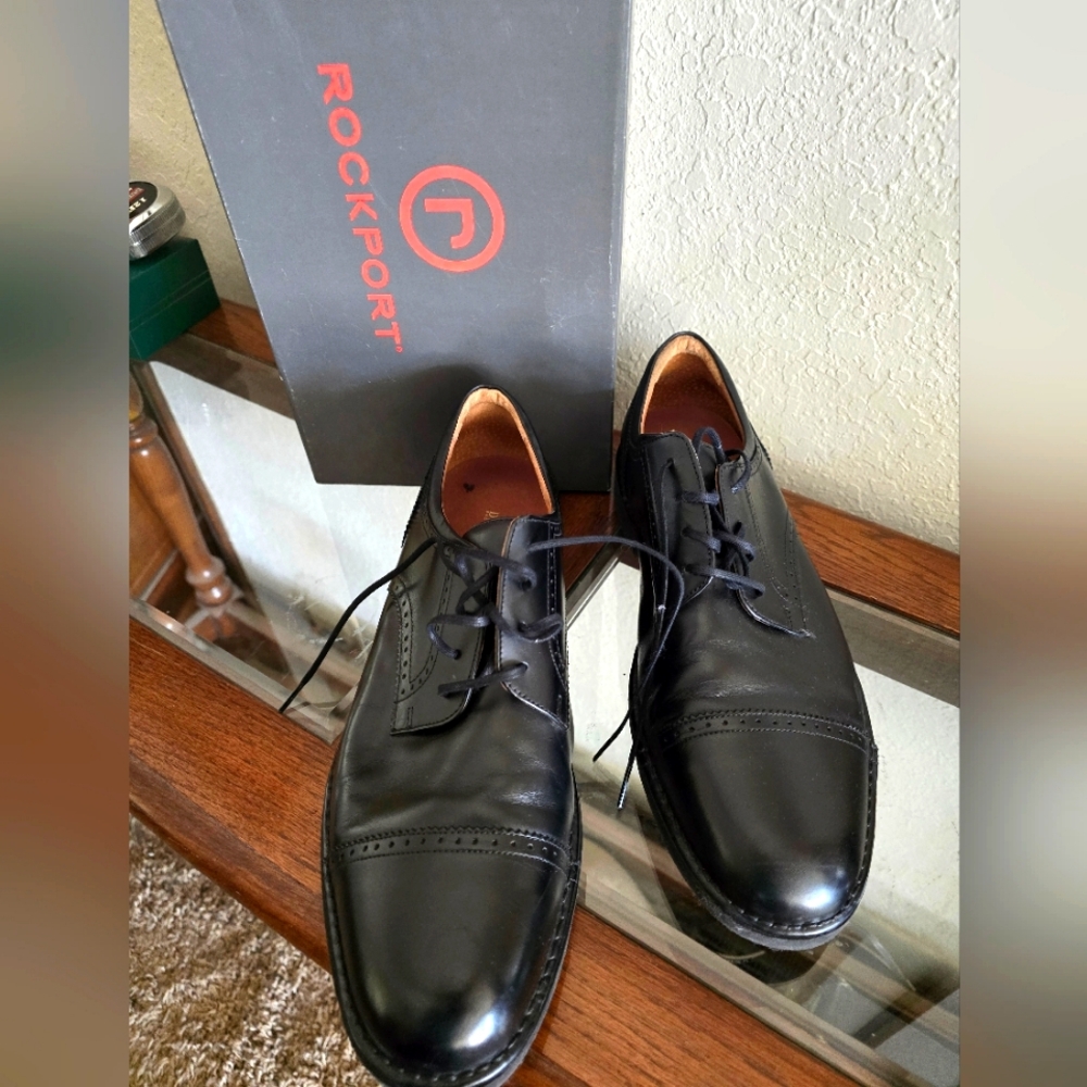 NEW original box Rockport genuine black leather dress shoes size 12